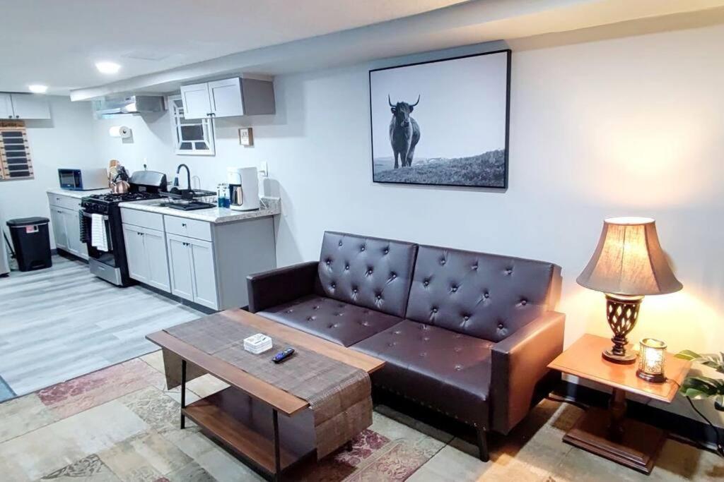 Spacious Suite Close To Downtown Indy/ King Bed Indianapolis Exteriör bild