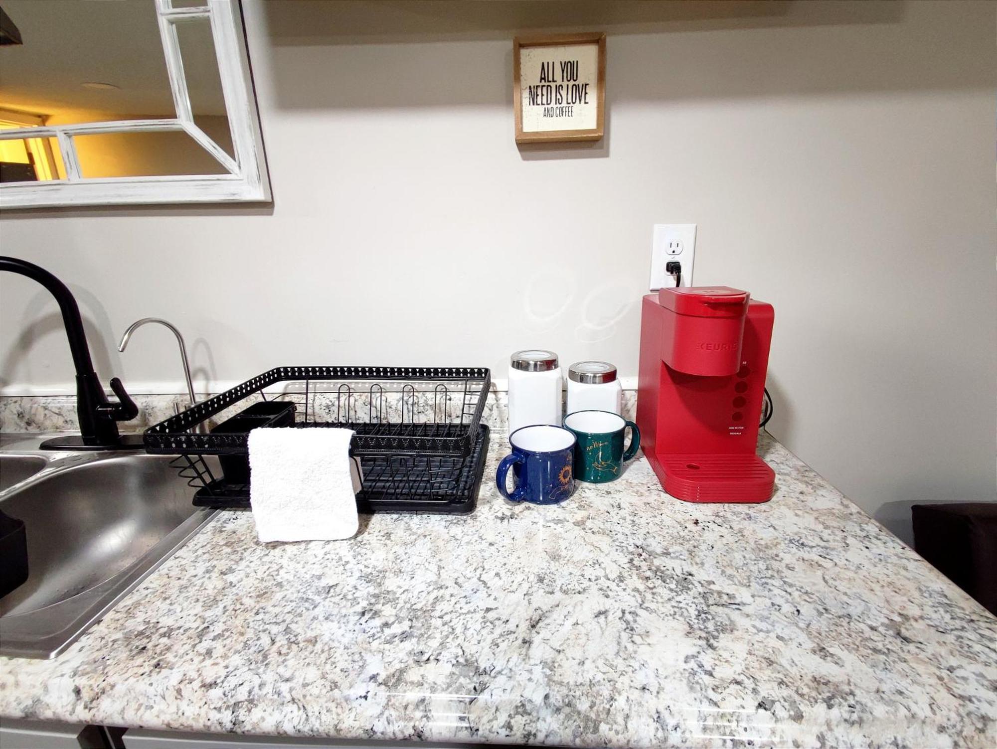 Spacious Suite Close To Downtown Indy/ King Bed Indianapolis Exteriör bild